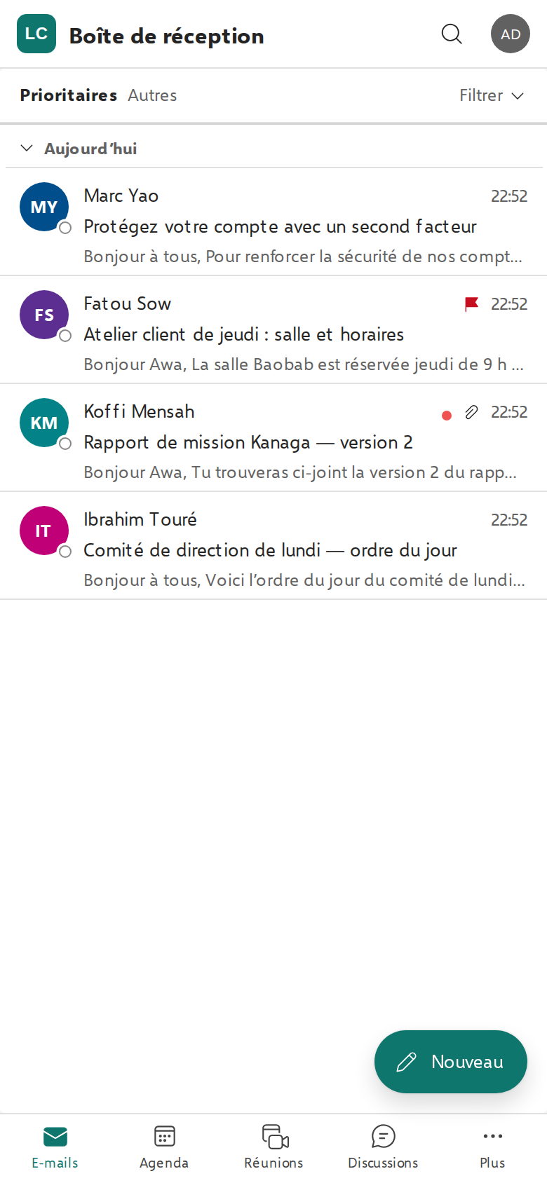 Boîte de réception sur téléphone : onglets Prioritaires et Autres, bouton Nouveau, barre des applications en bas